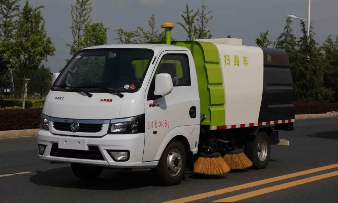 程力批量環衛車助力“2018世界華人尋根節“環衛清潔，為中國專汽之都增添榮耀受到社會各界廣泛贊譽